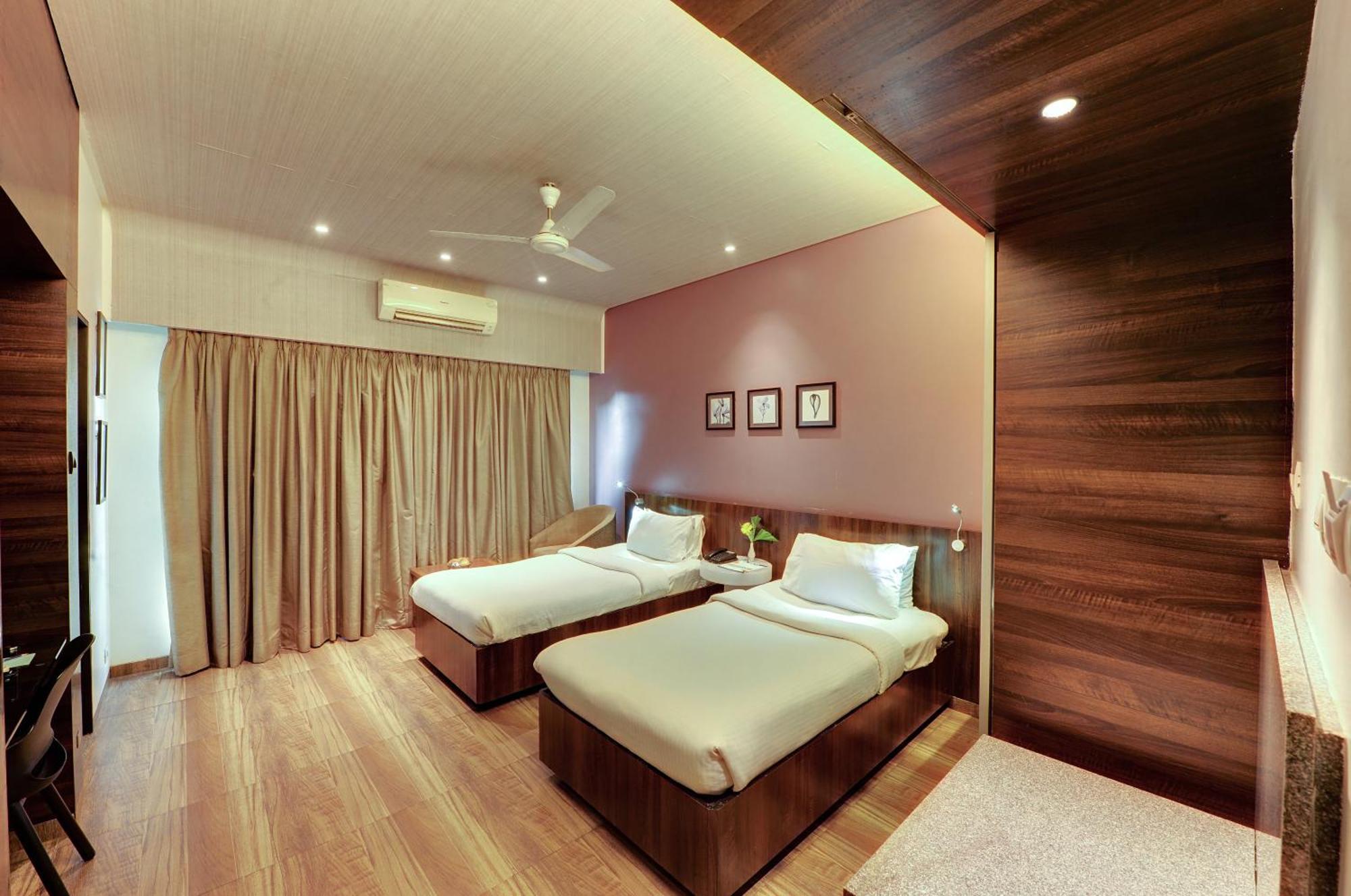Hotel Sankam Residency เบลกวม ภายนอก รูปภาพ